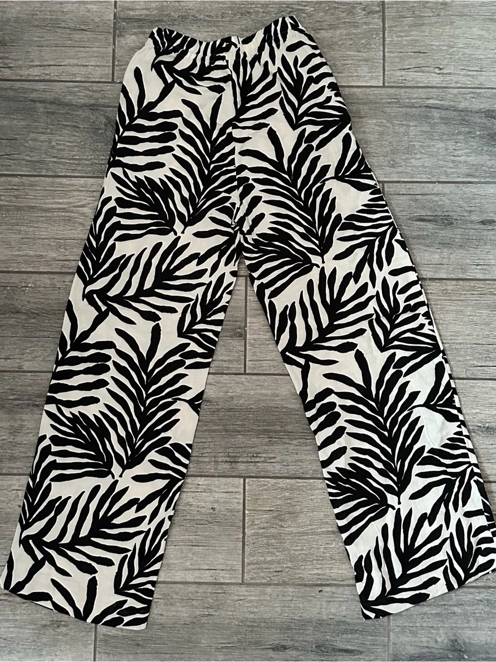 H&M Black & White Tropical Leaf Wide-Leg Pants